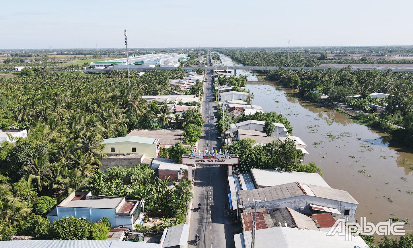 Hân hoan chào mừng kỷ niệm 30 năm Ngày thành lập huyện Tân Phước và đón nhận huyện nông thôn mới